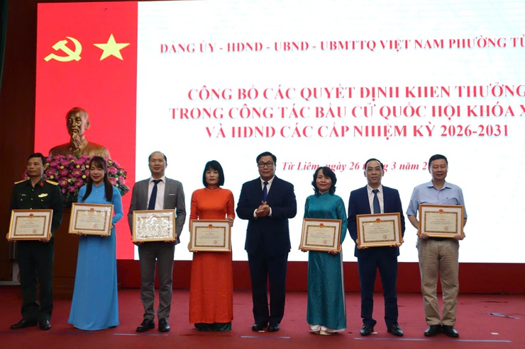 Phường Từ Liêm công bố kết quả bầu cử và tổng kết công tác bầu cử đại biểu Quốc hội khóa XVI và đại biểu HĐND các cấp nhiệm kỳ 2026-2031- Ảnh 8.