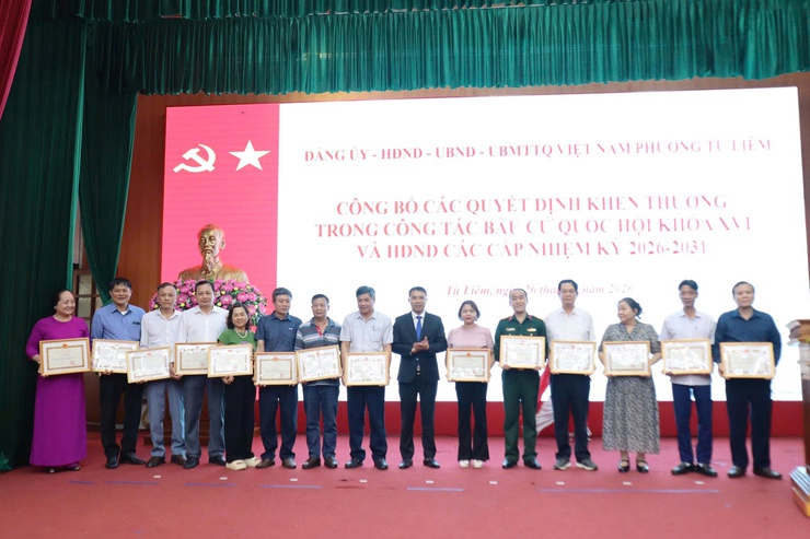 Phường Từ Liêm công bố kết quả bầu cử và tổng kết công tác bầu cử đại biểu Quốc hội khóa XVI và đại biểu HĐND các cấp nhiệm kỳ 2026-2031- Ảnh 9.