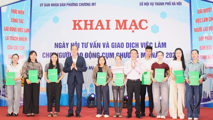 Khai mạc Ngày hội tư vấn và giao dịch việc làm cụm Chương Mỹ năm 2026- Ảnh 13.