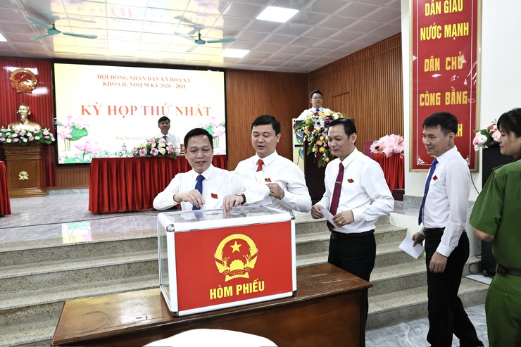 KỲ HỌP THỨ NHẤT HĐND XÃ HÒA XÁ NHIỆM KỲ 2026-2031 THÀNH CÔNG TỐT ĐẸP- Ảnh 5.