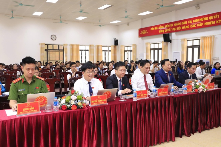 HĐND xã Tam Hưng khóa XXIII: Tiên phong chuyển đổi số ngay từ Kỳ họp thứ Nhất- Ảnh 1.