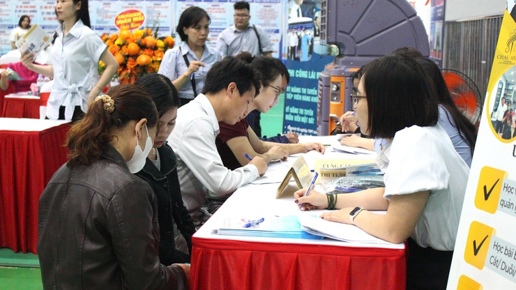 Khai mạc Ngày hội tư vấn và giao dịch việc làm cụm Chương Mỹ năm 2026- Ảnh 4.