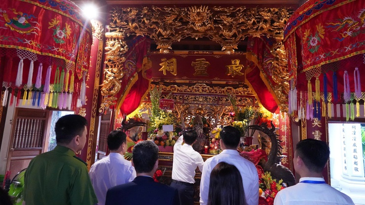 Lãnh đạo phường Chương Mỹ dâng hương tại Đình làng Nội An- Ảnh 1.