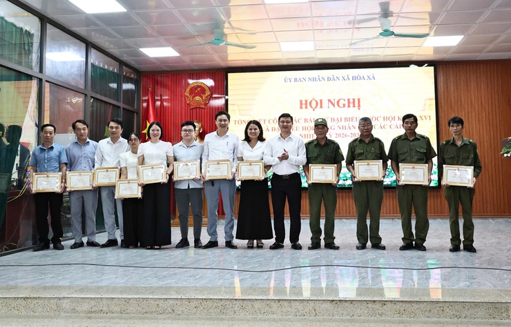 Hoà Xá tổng kết công tác bầu cử khen thưởng 103 tập thể, cá nhân- Ảnh 10.