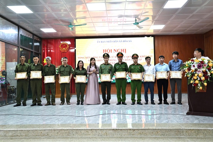 Hoà Xá tổng kết công tác bầu cử khen thưởng 103 tập thể, cá nhân- Ảnh 12.