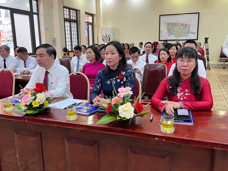 Kỳ họp thứ Nhất HĐND phường Tây Mỗ: Kiện toàn nhân sự chủ chốt

- Ảnh 1.