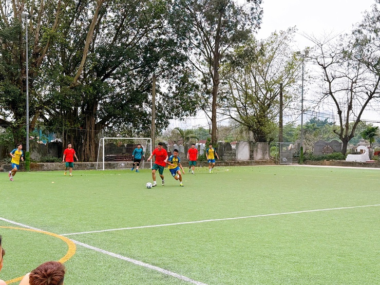 Sôi nổi Chung kết Giải bóng đá nam TDP phường Thanh Liệt năm 2026- Ảnh 3.