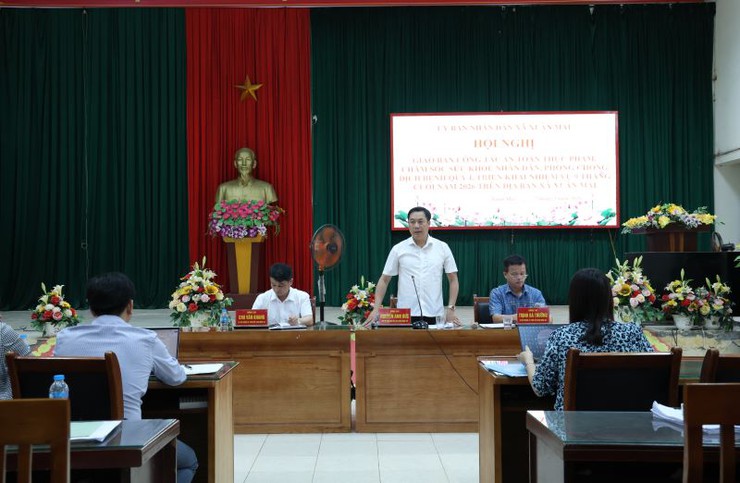 Xuân Mai giao ban công tác an toàn thực phẩm, chăm sóc sức khỏe nhân dân, phòng chống dịch bệnh Quý I/2026- Ảnh 2.