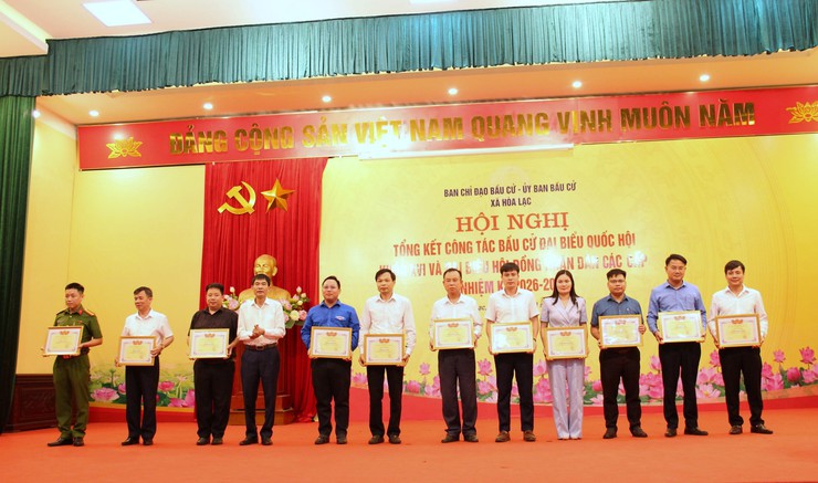 Hòa Lạc tổng kết công tác bầu cử, khen thưởng nhiều tập thể, cá nhân tiêu biểu- Ảnh 12.