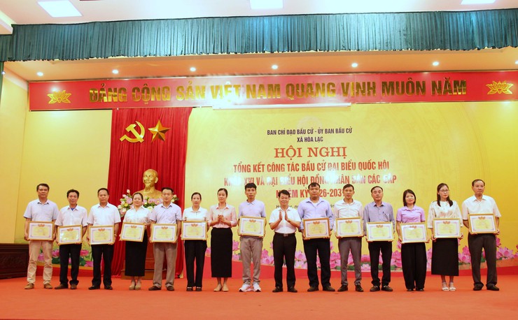 Hòa Lạc tổng kết công tác bầu cử, khen thưởng nhiều tập thể, cá nhân tiêu biểu- Ảnh 18.