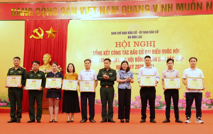 Hòa Lạc tổng kết công tác bầu cử, khen thưởng nhiều tập thể, cá nhân tiêu biểu- Ảnh 13.