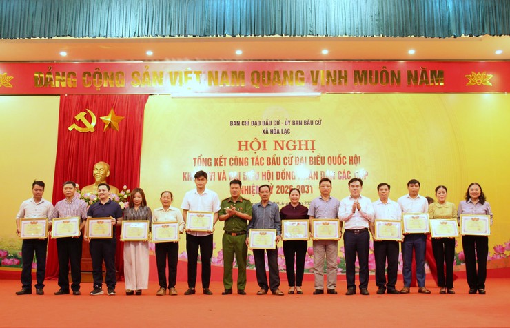 Hòa Lạc tổng kết công tác bầu cử, khen thưởng nhiều tập thể, cá nhân tiêu biểu- Ảnh 14.