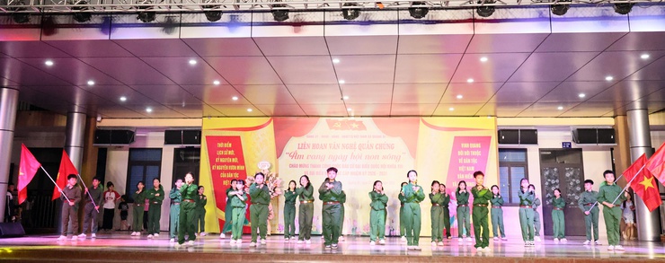 Xã Quảng Bị rộn ràng đêm văn nghệ chào mừng thành công cuộc bầu cử đại biểu Quốc hội và HĐND các cấp- Ảnh 4.