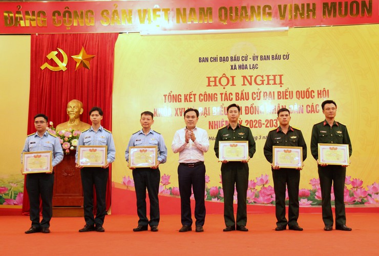 Hòa Lạc tổng kết công tác bầu cử, khen thưởng nhiều tập thể, cá nhân tiêu biểu- Ảnh 17.