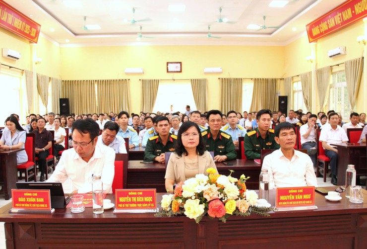 Hòa Lạc tổng kết công tác bầu cử, khen thưởng nhiều tập thể, cá nhân tiêu biểu- Ảnh 2.