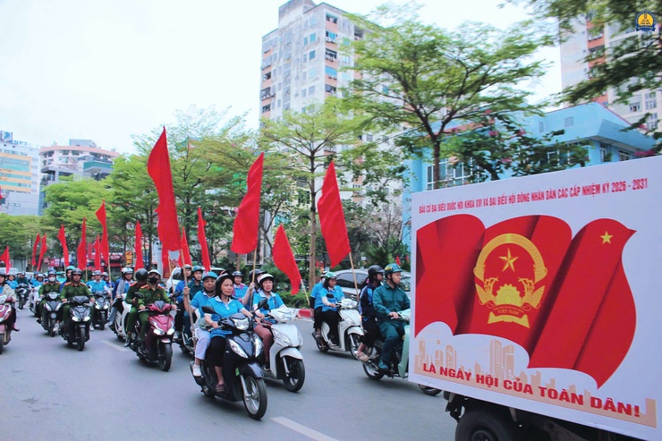 Công đoàn phường Cầu Giấy tham gia đoàn xe cổ động tuyên truyền Ngày bầu cử đại biểu Quốc hội khóa XVI và đại biểu Hội đồng nhân dân các cấp – Ngày hội lớn của non sông- Ảnh 2.
