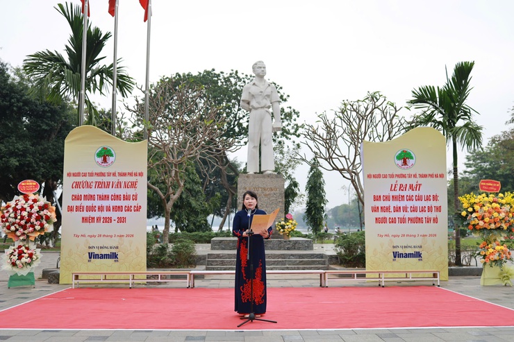 Phường Tây Hồ ra mắt CLB Văn nghệ - Dân vũ và CLB Thơ người cao tuổi- Ảnh 2.