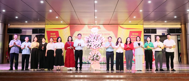 Xã Quảng Bị rộn ràng đêm văn nghệ chào mừng thành công cuộc bầu cử đại biểu Quốc hội và HĐND các cấp- Ảnh 1.