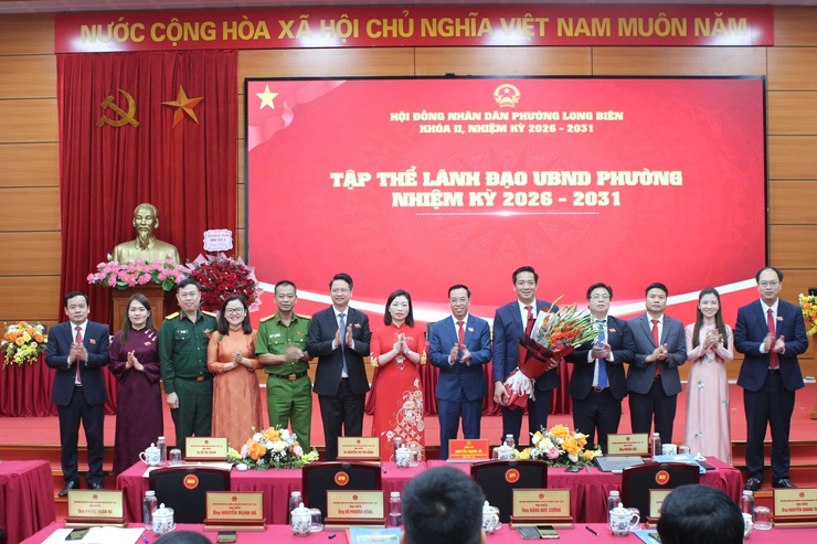 Phường Long Biên tổ chức thành công kỳ họp thứ nhất Hội đồng nhân dân phường khóa II, nhiệm kỳ 2026 - 2031- Ảnh 6.