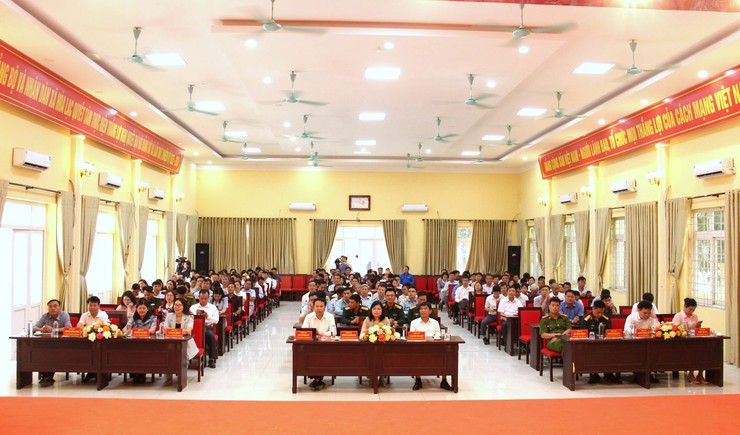 Hòa Lạc tổng kết công tác bầu cử, khen thưởng nhiều tập thể, cá nhân tiêu biểu- Ảnh 1.