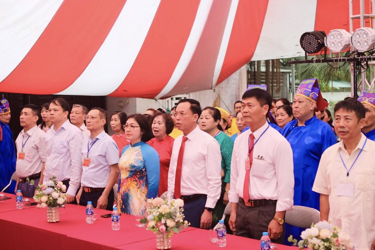 Tưng bừng các lễ hội truyền thống phường Long Biên- Ảnh 1.