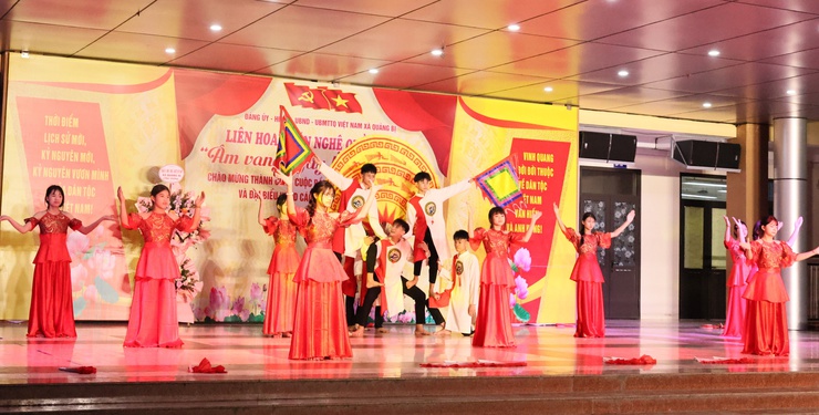 Xã Quảng Bị rộn ràng đêm văn nghệ chào mừng thành công cuộc bầu cử đại biểu Quốc hội và HĐND các cấp- Ảnh 10.