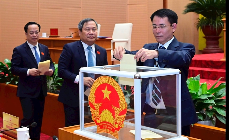 Đồng chí Phùng Thị Hồng Hà tiếp tục được bầu giữ chức vụ Chủ tịch HĐND thành phố Hà Nội khóa XVII- Ảnh 1.