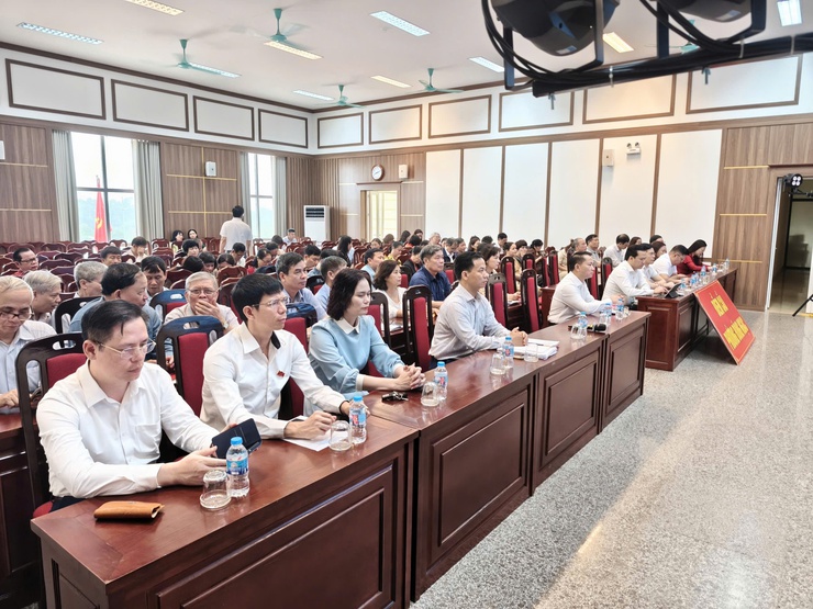 Đảng ủy phường Đông Ngạc tổ chức hội nghị trực tuyến quán triệt Nghị quyết số 02-NQ/TW ngày 17/3/2026 của Bộ Chính trị “về xây dựng và phát triển Thủ đô Hà Nội trong kỷ nguyên mới”- Ảnh 3.