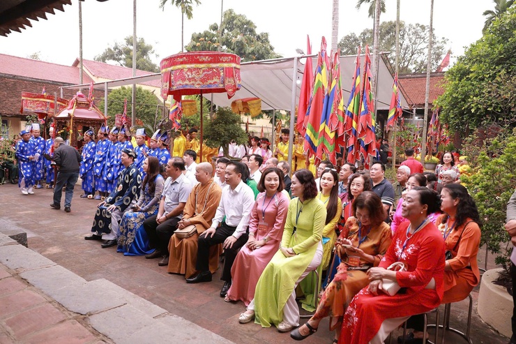 Lễ hội truyền thống Đình Đông Ngạc (Đình Vẽ) xuân Bính Ngọ năm 2026: Giữ gìn và phát huy giá trị văn hóa của ông cha để lại hội nhập văn hóa Thủ đô giàu bản sắc Thăng Long - Hà Nội.- Ảnh 2.