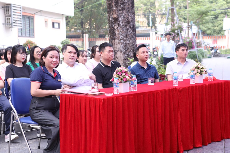 Trường Tiểu học Cổ Nhuế 2A tổ chức Ngày hội "Thiếu nhi vui khỏe - Tiến bước lên Đoàn" chào mừng kỷ niệm 95 năm ngày thành lập Đoàn TNCS Hồ Chí Minh (26/3/1931 - 26/3/2026) và 85 năm ngày thành lập Đội TNTP Hồ Chí Minh (15/5/1941 - 15/5/2026).- Ảnh 1.