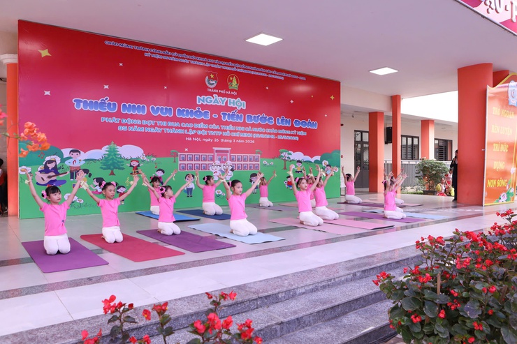 Trường Tiểu học Cổ Nhuế 2A tổ chức Ngày hội "Thiếu nhi vui khỏe - Tiến bước lên Đoàn" chào mừng kỷ niệm 95 năm ngày thành lập Đoàn TNCS Hồ Chí Minh (26/3/1931 - 26/3/2026) và 85 năm ngày thành lập Đội TNTP Hồ Chí Minh (15/5/1941 - 15/5/2026).- Ảnh 4.