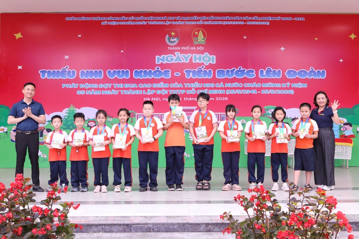 Trường Tiểu học Cổ Nhuế 2A tổ chức Ngày hội "Thiếu nhi vui khỏe - Tiến bước lên Đoàn" chào mừng kỷ niệm 95 năm ngày thành lập Đoàn TNCS Hồ Chí Minh (26/3/1931 - 26/3/2026) và 85 năm ngày thành lập Đội TNTP Hồ Chí Minh (15/5/1941 - 15/5/2026).- Ảnh 8.