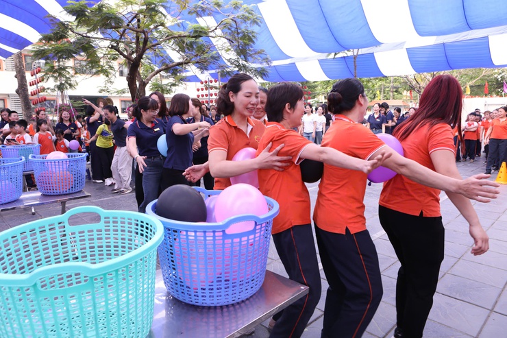 Trường Tiểu học Cổ Nhuế 2A tổ chức Ngày hội "Thiếu nhi vui khỏe - Tiến bước lên Đoàn" chào mừng kỷ niệm 95 năm ngày thành lập Đoàn TNCS Hồ Chí Minh (26/3/1931 - 26/3/2026) và 85 năm ngày thành lập Đội TNTP Hồ Chí Minh (15/5/1941 - 15/5/2026).- Ảnh 14.