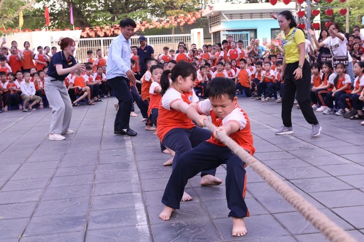 Trường Tiểu học Cổ Nhuế 2A tổ chức Ngày hội "Thiếu nhi vui khỏe - Tiến bước lên Đoàn" chào mừng kỷ niệm 95 năm ngày thành lập Đoàn TNCS Hồ Chí Minh (26/3/1931 - 26/3/2026) và 85 năm ngày thành lập Đội TNTP Hồ Chí Minh (15/5/1941 - 15/5/2026).- Ảnh 15.