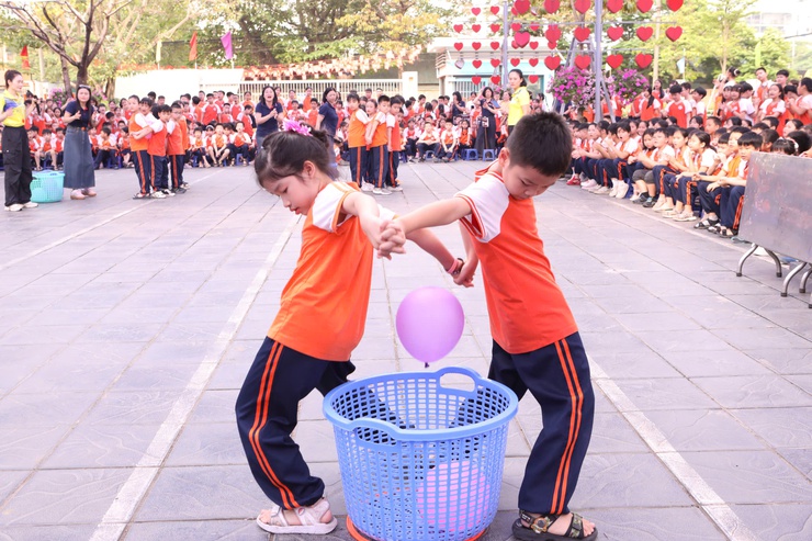 Trường Tiểu học Cổ Nhuế 2A tổ chức Ngày hội "Thiếu nhi vui khỏe - Tiến bước lên Đoàn" chào mừng kỷ niệm 95 năm ngày thành lập Đoàn TNCS Hồ Chí Minh (26/3/1931 - 26/3/2026) và 85 năm ngày thành lập Đội TNTP Hồ Chí Minh (15/5/1941 - 15/5/2026).- Ảnh 17.