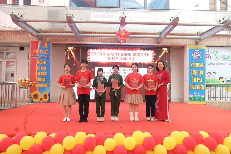 Tưng bừng hoạt động kỷ niệm 95 năm Ngày thành lập Đoàn TNCS Hồ Chí Minh (26/3/1931 – 26/3/2026) của Trường THCS Đức Thắng- Ảnh 9.