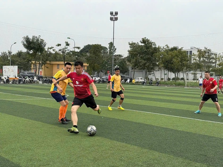 Sôi nổi Ngày hội “Thiếu nhi vui khỏe – Tiến bước lên Đoàn” năm 2026 của Trường Tiểu học Đông Ngạc- Ảnh 1.