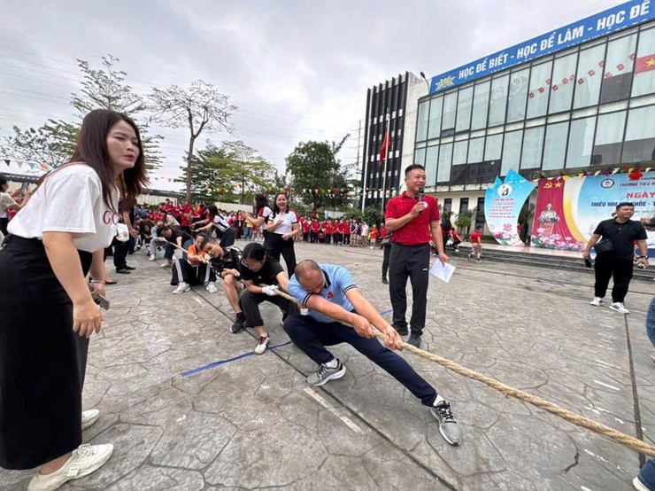 Sôi nổi Ngày hội “Thiếu nhi vui khỏe – Tiến bước lên Đoàn” năm 2026 của Trường Tiểu học Đông Ngạc- Ảnh 9.