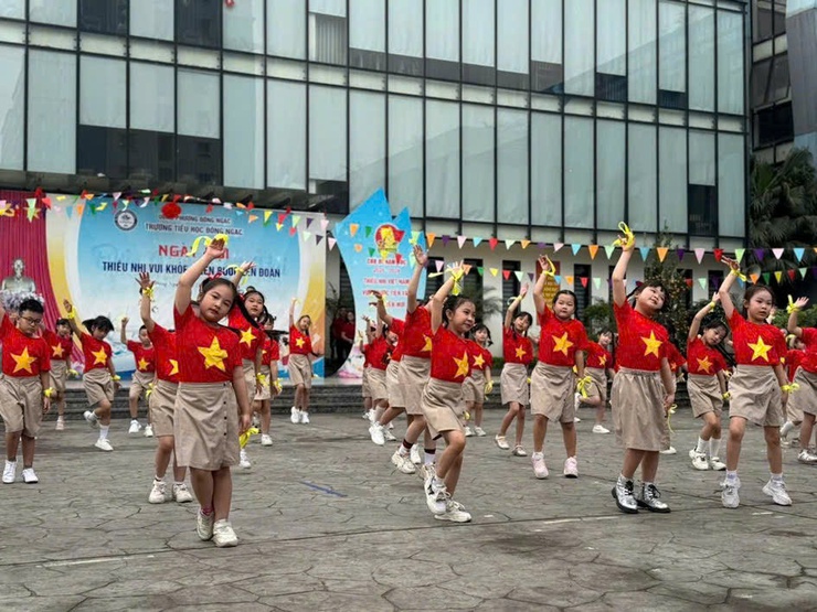 Sôi nổi Ngày hội “Thiếu nhi vui khỏe – Tiến bước lên Đoàn” năm 2026 của Trường Tiểu học Đông Ngạc- Ảnh 13.