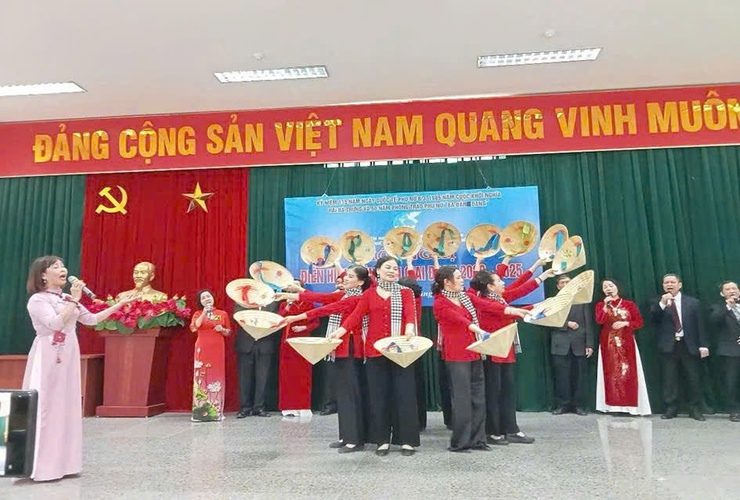 Câu lạc bộ Văn nghệ TDP Liên Trù – phường Đông Ngạc: Điểm hẹn của tình yêu âm nhạc, nâng cao đời sống văn hóa tinh thần cho Nhân dân- Ảnh 4.