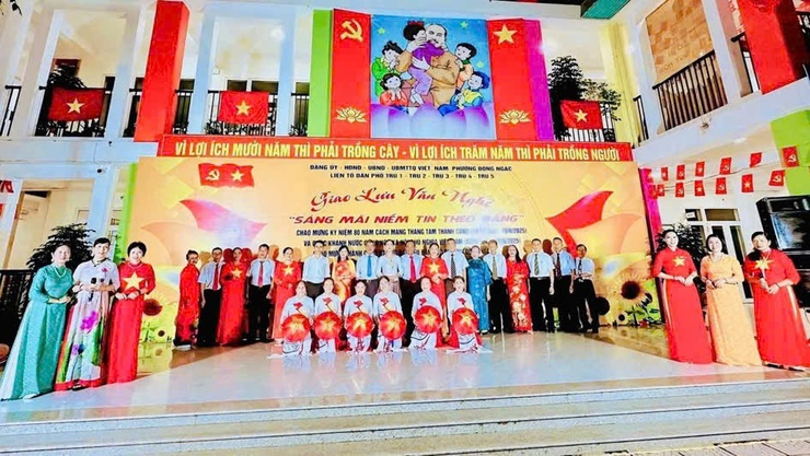 Câu lạc bộ Văn nghệ TDP Liên Trù – phường Đông Ngạc: Điểm hẹn của tình yêu âm nhạc, nâng cao đời sống văn hóa tinh thần cho Nhân dân- Ảnh 6.