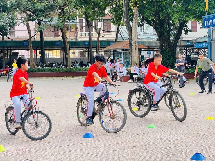 Sôi nổi ngày hội ‘Thiếu nhi vui khỏe – Tiến bước lên Đoàn’ của Trường Tiểu học Đông Ngạc A- Ảnh 14.