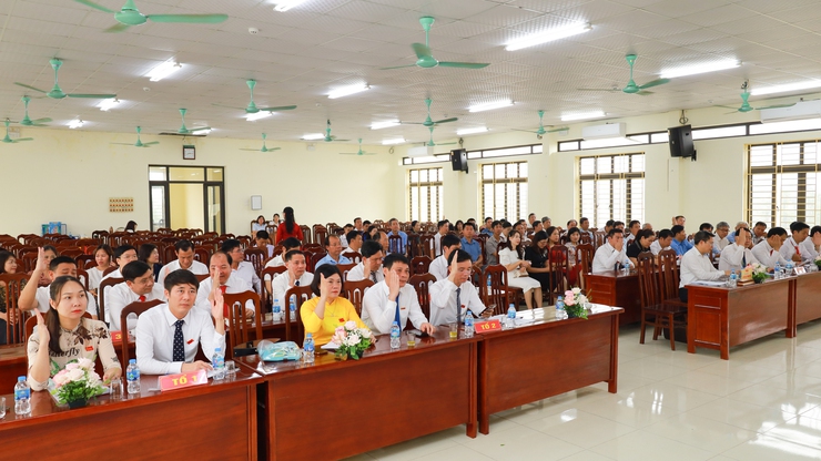 
Kỳ họp thứ Nhất HĐND xã Suối Hai khóa II kiện toàn các chức danh chủ chốt nhiệm kỳ 2026 – 2031- Ảnh 2.