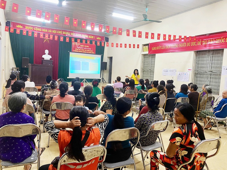 Xã Quảng Bị phối hợp tuyên truyền chính sách Bảo hiểm xã hội, Bảo hiểm y tế tại thôn Giữa- Ảnh 2.