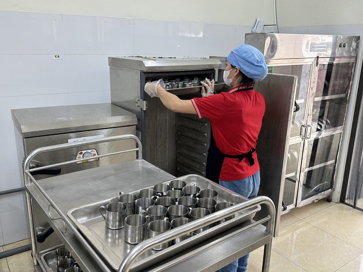 Tăng cường giám sát công tác phòng chống dịch bệnh tay chân miệng tại trường học- Ảnh 4.