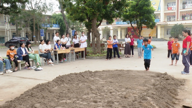 KHAI MẠC GIẢI THỂ THAO HỌC SINH PHỔ THÔNG XÃ ỨNG HÒA NĂM HỌC 2025–2026.- Ảnh 6.