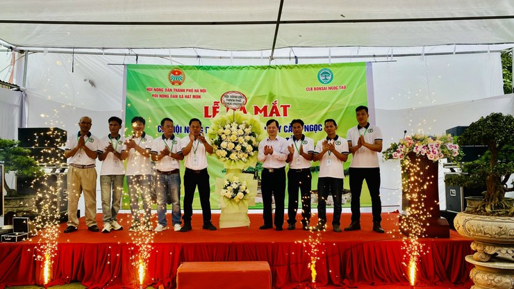 Ra mắt Chi hội Nông dân nghề nghiệp cây cảnh Ngọc Tảo- Ảnh 1.