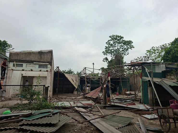 XÃ VĨNH THANH TĂNG CƯỜNG TUYÊN TRUYỀN, 4 HỘ TỰ GIÁC THÁO DỠ CÔNG TRÌNH VI PHẠM TRƯỚC THỜI ĐIỂM CƯỠNG CHẾ- Ảnh 1.
