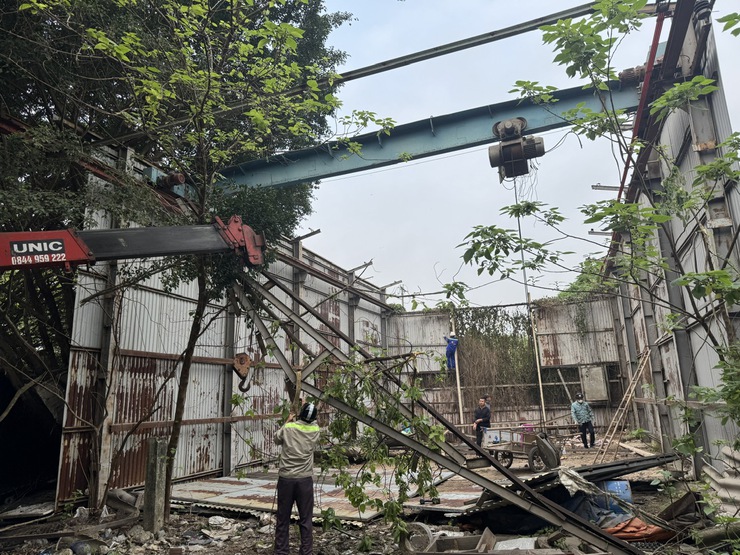 XÃ VĨNH THANH TĂNG CƯỜNG TUYÊN TRUYỀN, 4 HỘ TỰ GIÁC THÁO DỠ CÔNG TRÌNH VI PHẠM TRƯỚC THỜI ĐIỂM CƯỠNG CHẾ- Ảnh 2.