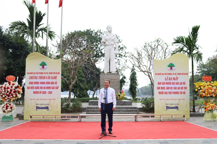 Phường Tây Hồ ra mắt CLB Văn nghệ - Dân vũ và CLB Thơ người cao tuổi- Ảnh 3.